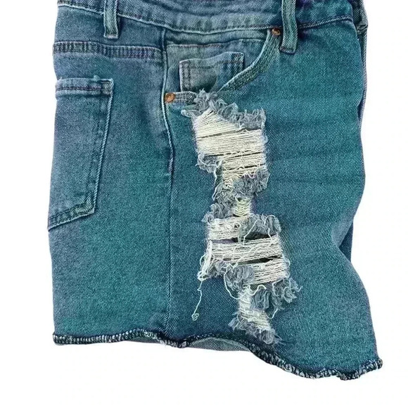 Almost Famous Mid Rise Jean Shorts Women's Size 7 Stretch Distressesd - Picture 8 of 8